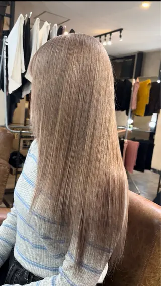 ロング カラー 奥田 星来のヘアスタイル