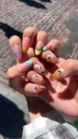 ネイル Tomo 🦋💜のネイルデザイン