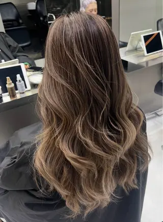 ロング Kotomi 🇺🇸💋のヘアスタイル