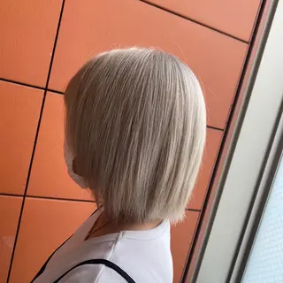ショート カラー 井手 孔介のヘアスタイル