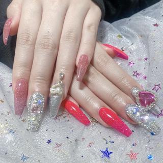 ネイル Queens テイのネイルデザイン