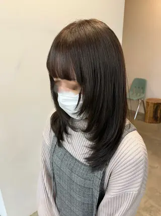 ロング 透明感カラー レイヤー亀井唯登のヘアスタイル