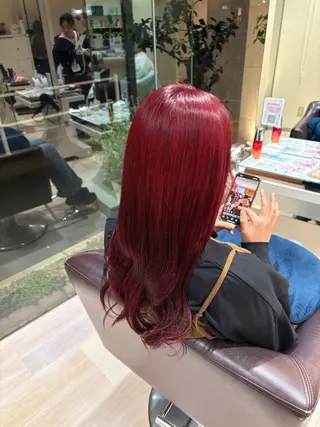 カラー 水野 美依奈のヘアスタイル