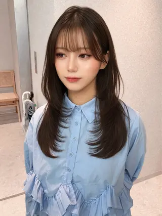 ロング カラー 友田 那都のヘアスタイル