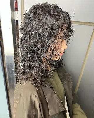 セミロング パーマ salonF 🔸hamaのマツエク・マツパデザイン