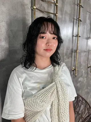 ミディアム パーマ 圧倒的デザイン力 店長🎨RENAのヘアスタイル