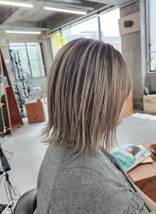 ショート カラー ブリーチ、デザイン  カラー福士直矢のヘアスタイル