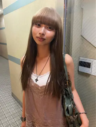 ロング カラー 松本 雪愛のヘアスタイル