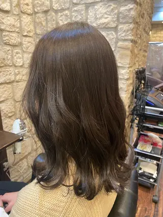 セミロング ブリーチカラー⸜♡⸝ クルミ🐍のヘアスタイル