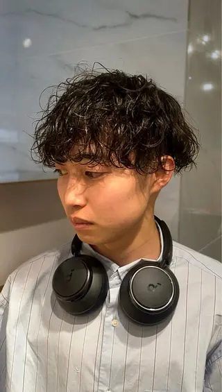 ミディアム パーマ 楠見 綾太郎のヘアスタイル