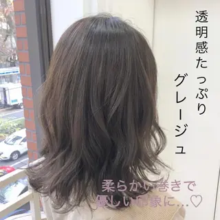ミディアム カラー TRENCH 相澤 果歩のヘアスタイル