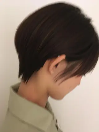 ショート カラー 坂上 岳のヘアスタイル