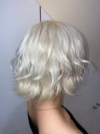 ショート ゆぴ☾/推しカラー /ハイトーンのヘアスタイル