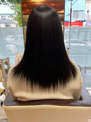 ロング EARTH岩楯 優貴のヘアスタイル