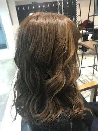 ロング カラー パーマ ヘアアレンジ shi hoのヘアスタイル