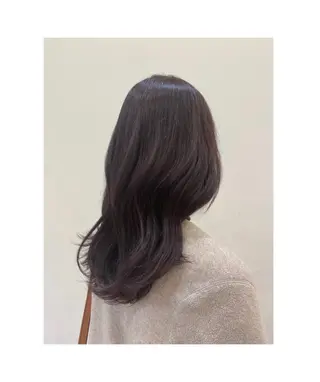 カラー 新嵩 真理のヘアスタイル