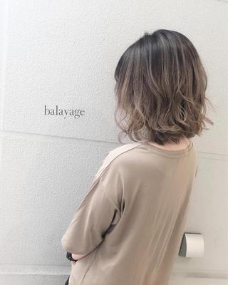 ミディアム 岸川 恭子のヘアスタイル