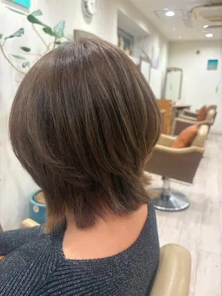 ミディアム カラー あだち まおのヘアスタイル