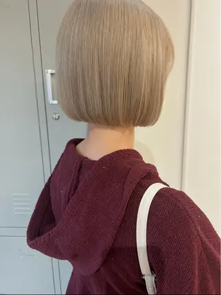 ショート 🩷透明感カラー 🩷レイヤー・ボブのヘアスタイル