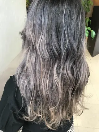 ロング カラー Oopsレイヤー 加藤澄都のヘアスタイル