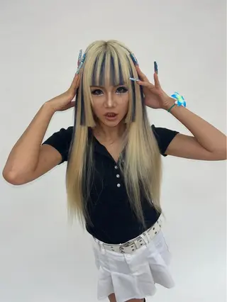 ロング 吉田 麻倫のヘアスタイル