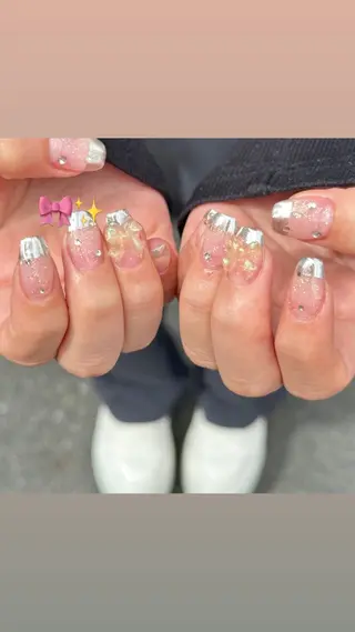 ミディアム yuka ⭐︎のネイルデザイン