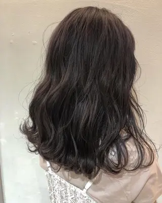 ロング カラー 比嘉 千咲のヘアスタイル