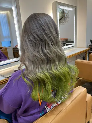 セミロング ブリーチ毛矯正.髪質 改善.髪にドラマをのヘアスタイル