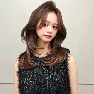 セミロング カラー 新宿/レイヤーカット 髪質改善/小顔見せのヘアスタイル