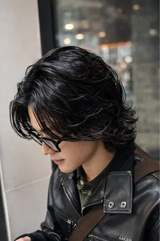ミディアム パーマ メンズ 🇺🇸サーフカール 🇺🇸ケンシロウのヘアスタイル