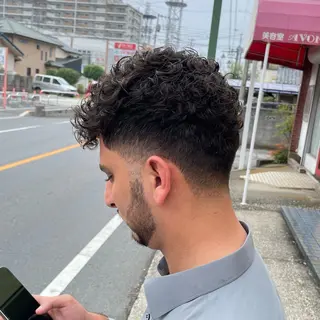 ショート パーマ メンズ 本橋 琴実のヘアスタイル