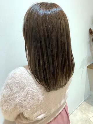 ミディアム カラー 横山 ひかりのヘアスタイル