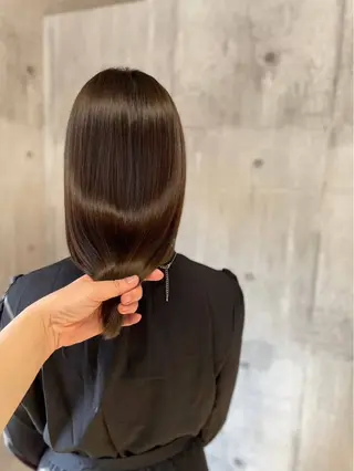 セミロング ユリナ🩶 ROCA/六本松のヘアスタイル