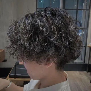 ミディアム パーマ メンズ 波巻きスパイラルパー マ/シャドウパーマ駿のヘアスタイル