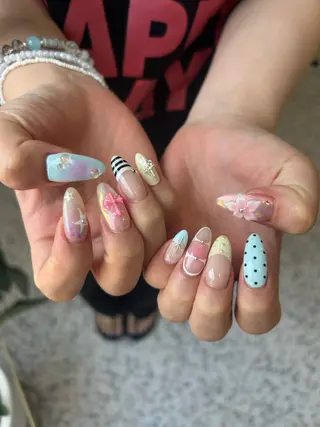 ネイル 小松 千冬のネイルデザイン