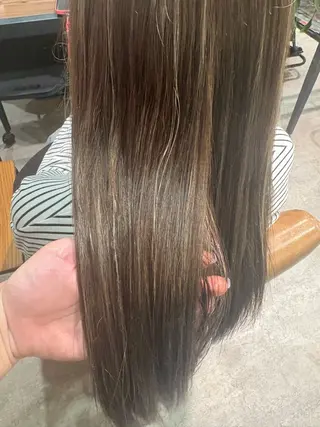 ロング カラー 佐伯 美麗のヘアスタイル