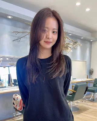 ロング カラー 吉原 由菜のヘアスタイル