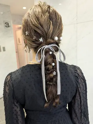 ヘアアレンジ セミロング 仁科 美乃里のヘアスタイル