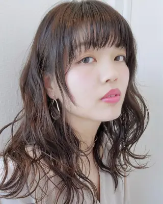 カラー パーマ ロング 傷ませないブリーチ 美容師🎉内山のヘアスタイル