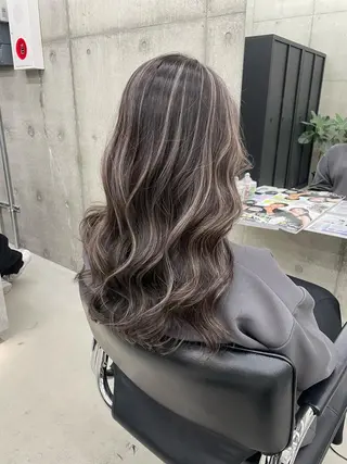 カラー BLEACHi /noeのヘアスタイル