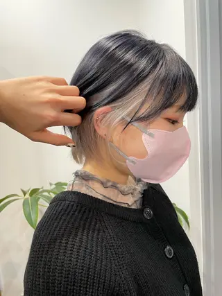 ショート カラー ミルクティー× グレージュMOMOのヘアスタイル