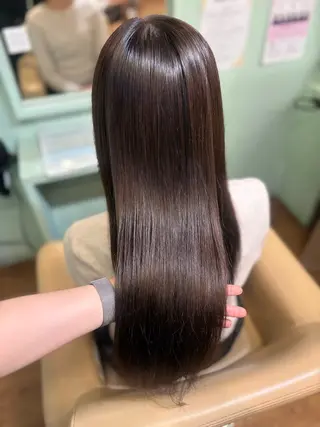 カラー Yua🎀艶カラー/ 美髪ストレートのヘアスタイル