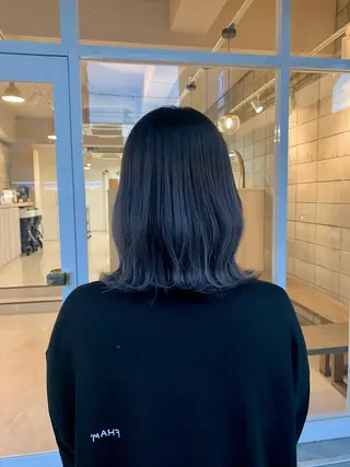 ミディアム カラー 眞名子 瑞紀のヘアスタイル