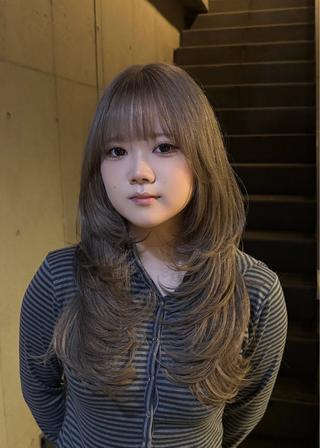 ロング カラー だいち/ブリーチ/ レイヤーカットのヘアスタイル