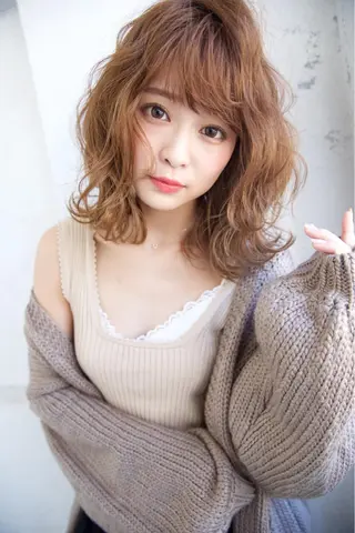 セミロング カラー パーマ 可愛いを作る神 ナオヒロのヘアスタイル