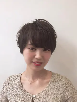 ショート カラー 伊奈 航平のヘアスタイル