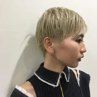ショート カラー KONOMI スタイリストのヘアスタイル