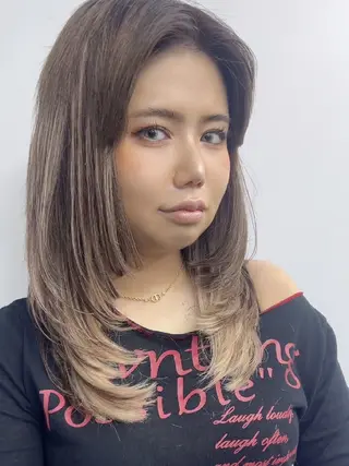セミロング ベルグロー アルファのヘアスタイル