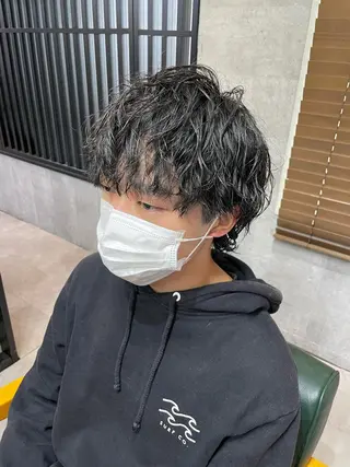 ミディアム パーマ メンズ 勝毛 広貴のヘアスタイル