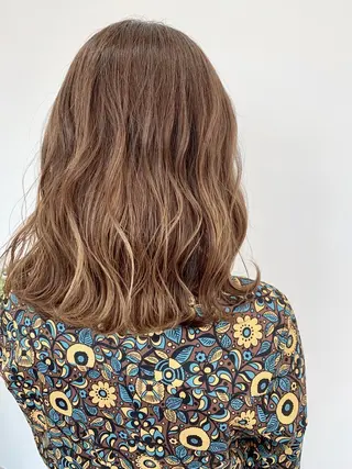 ミディアム 山田 絵里菜のヘアスタイル